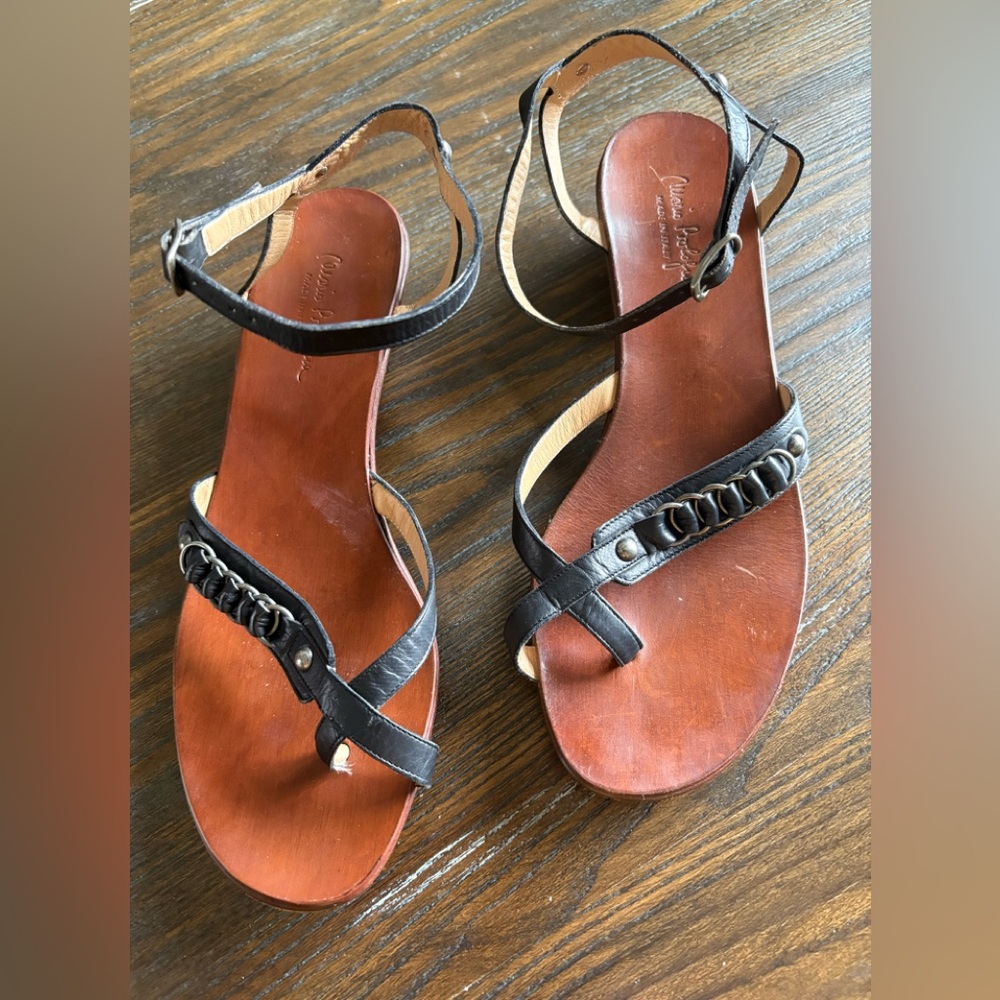 MARIO BOLOGNA Leather Strap Toe Sandals - Size 7.5M